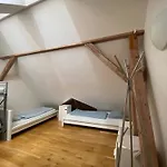 Hostel One Míru