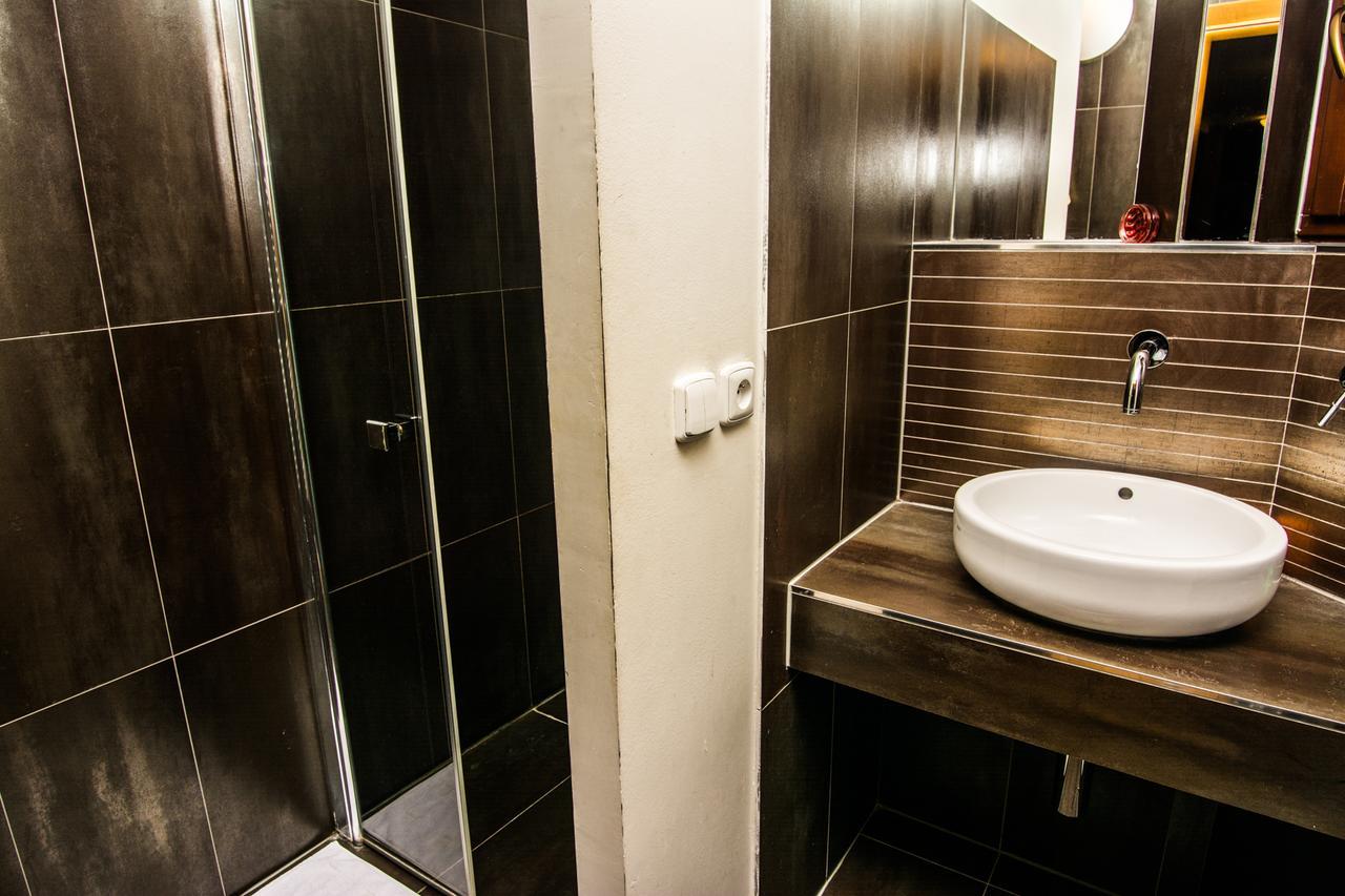 One Míru Hostel Prag