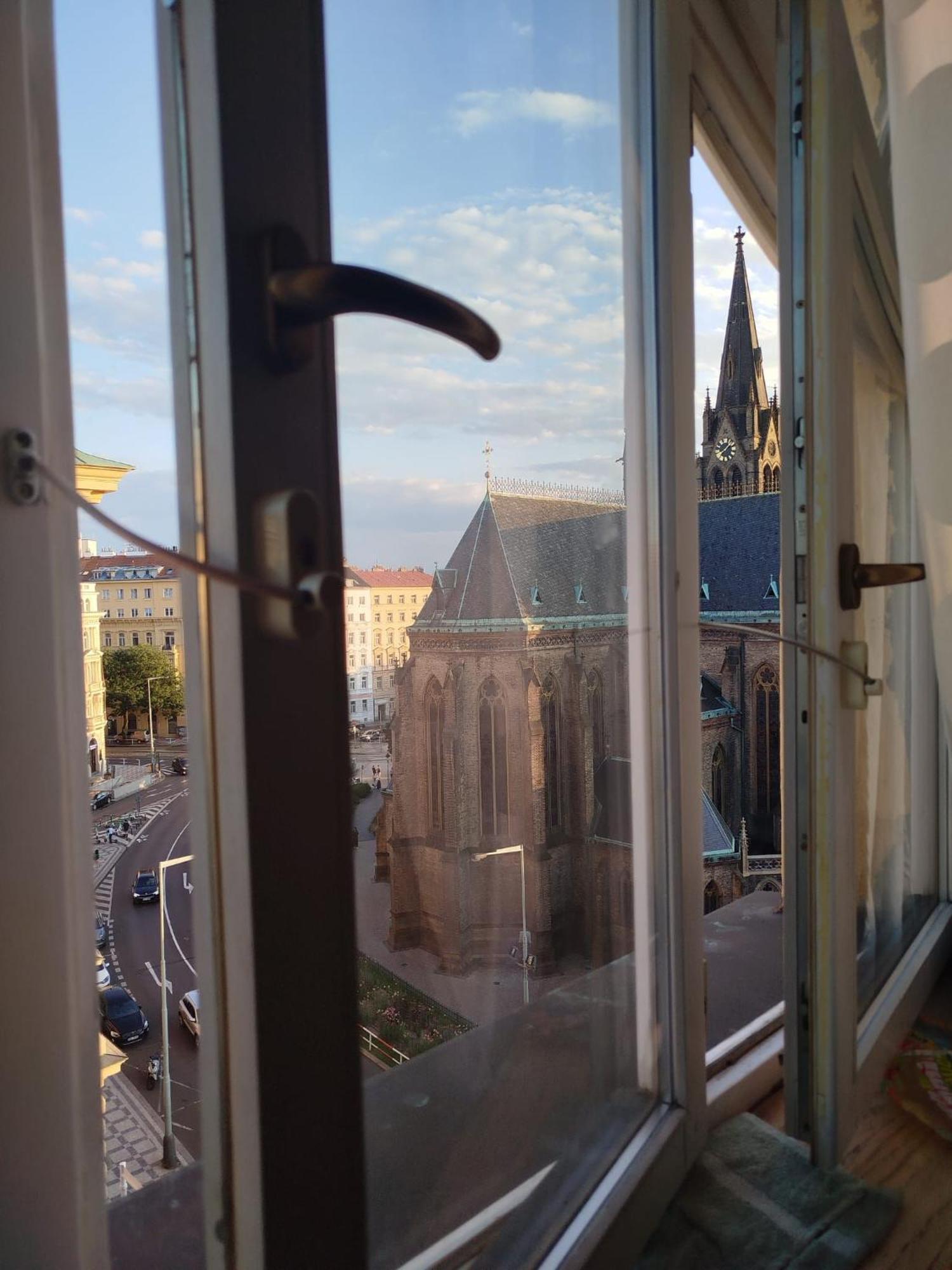 One Míru Praha